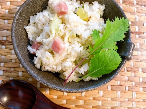 丸ごとカリフラワーを入れて炊いたご飯